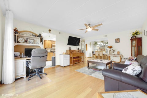 Tiny photo for 1380 Oakwood Avenue #204, Des Plaines, IL 60016 (MLS # 12795998)