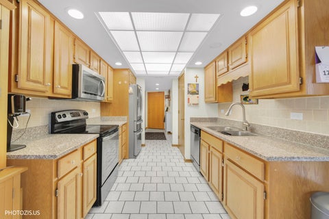 Tiny photo for 1380 Oakwood Avenue #204, Des Plaines, IL 60016 (MLS # 12795998)