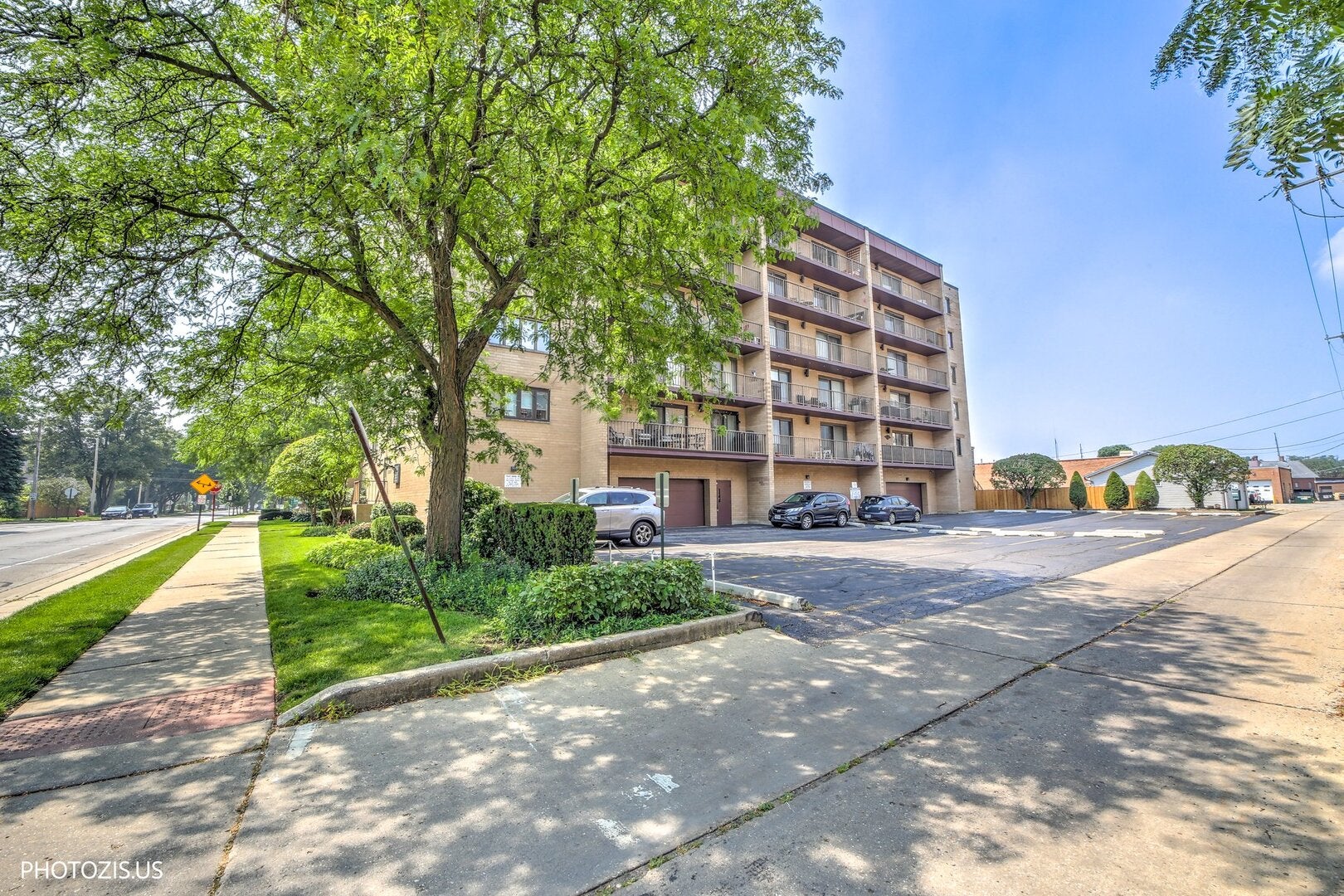 1380 Oakwood Avenue 204