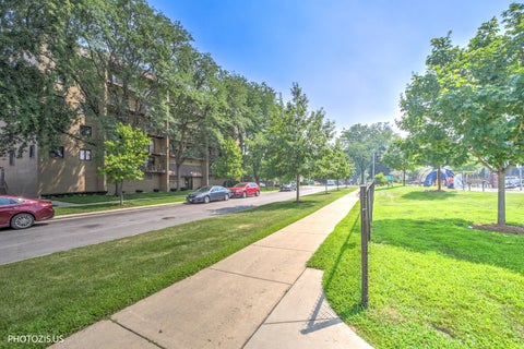 Tiny photo for 1380 Oakwood Avenue #204, Des Plaines, IL 60016 (MLS # 12795998)
