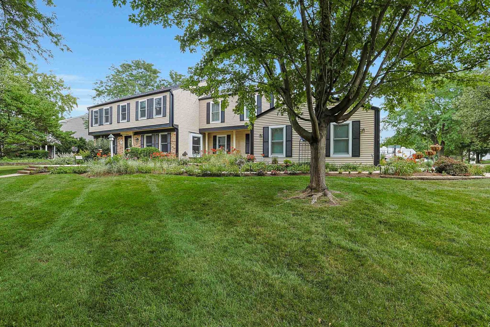 2394 Bayside Court