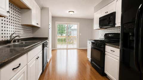 Tiny photo for 6 E Sunshine Court, Bloomington, IL 61704 (MLS # 12731004)