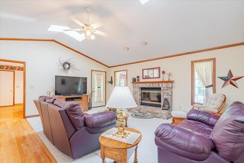 Tiny photo for 5897 Country Meadow Lane, Clinton, IL 61727 (MLS # 12459632)