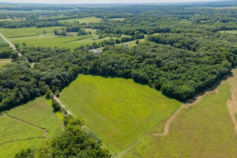 Tiny photo for 5897 Country Meadow Lane, Clinton, IL 61727 (MLS # 12459632)
