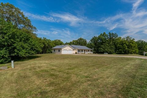 Tiny photo for 5897 Country Meadow Lane, Clinton, IL 61727 (MLS # 12459632)