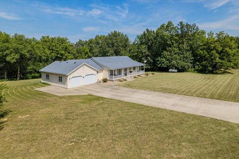 Tiny photo for 5897 Country Meadow Lane, Clinton, IL 61727 (MLS # 12459632)