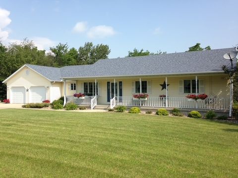 Photo of 5897 Country Meadow Lane, Clinton, IL 61727 (MLS # 12459632) Photo of 5897 Country Meadow Lane, Clinton, IL 61727 (MLS # 12459632)