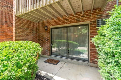 Tiny photo for 2370 Abbeywood Drive #B, Lisle, IL 60532 (MLS # 12691446)