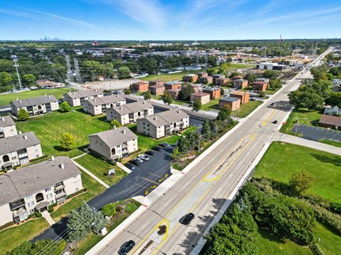 Tiny photo for 5018 Midlothian Turnpike Turnpike #1009, Crestwood, IL 60418 (MLS # 12493686)