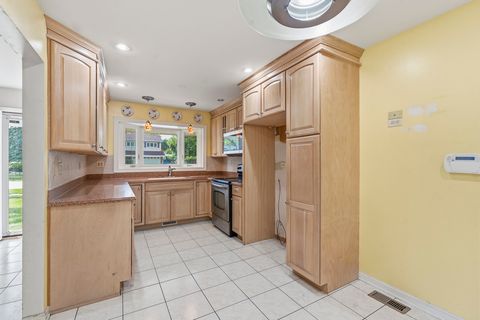 Tiny photo for 133 Sumac Court, Schaumburg, IL 60193 (MLS # 12646905)