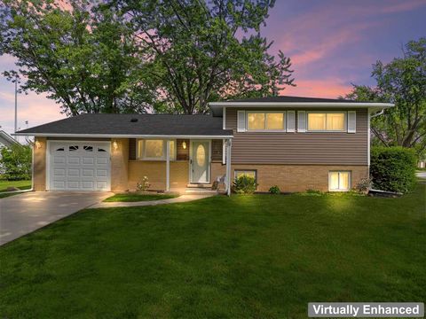Tiny photo for 133 Sumac Court, Schaumburg, IL 60193 (MLS # 12646905)