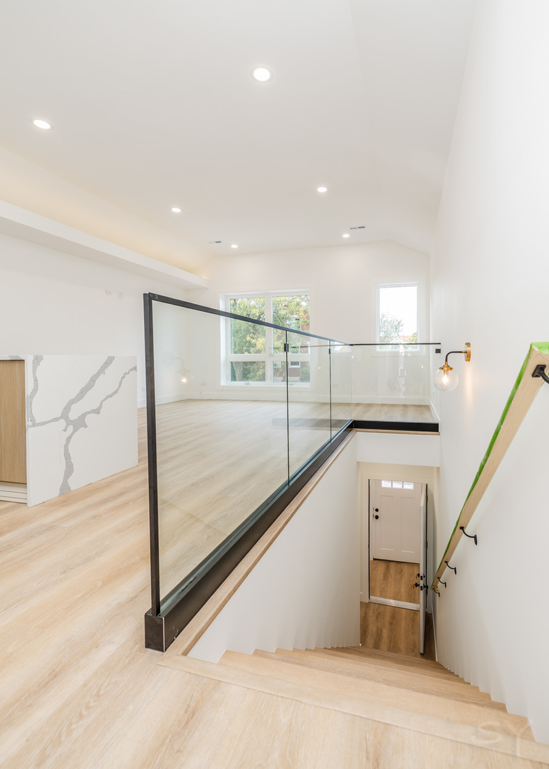 1245 S Fairfield Avenue 3