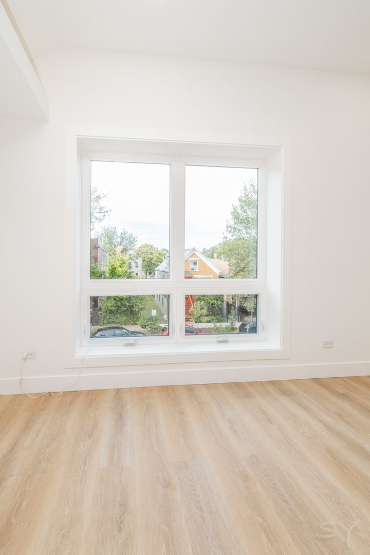 1245 S Fairfield Avenue 3