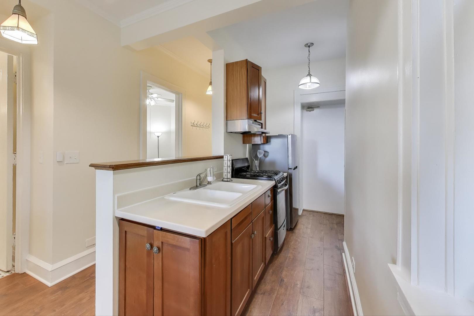 1633 E Hyde Park Boulevard 2D