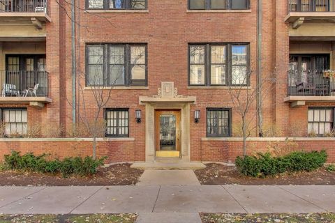 Photo of 1633 E Hyde Park Boulevard #2D, Chicago, IL 60615 (MLS # 12509192)