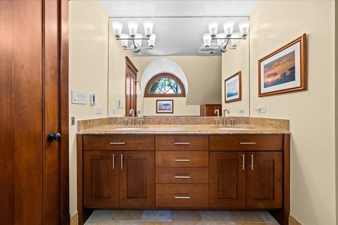 Tiny photo for 431 Laurel Avenue, Wilmette, IL 60091 (MLS # 12566743)