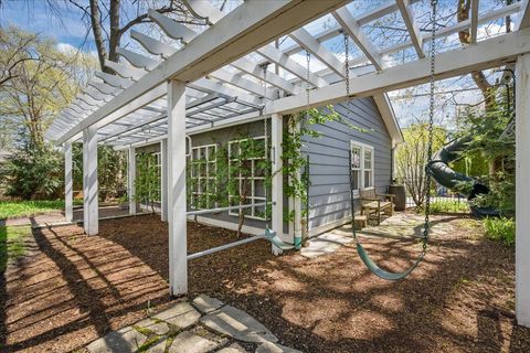 Tiny photo for 431 Laurel Avenue, Wilmette, IL 60091 (MLS # 12566743)