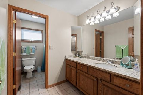 Tiny photo for 700 N Hundley Street, Hoffman Estates, IL 60169 (MLS # 12486068)