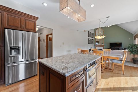 Tiny photo for 700 N Hundley Street, Hoffman Estates, IL 60169 (MLS # 12486068)