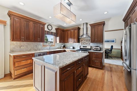 Tiny photo for 700 N Hundley Street, Hoffman Estates, IL 60169 (MLS # 12486068)