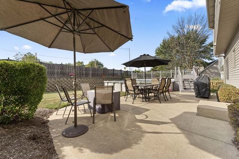 Tiny photo for 700 N Hundley Street, Hoffman Estates, IL 60169 (MLS # 12486068)