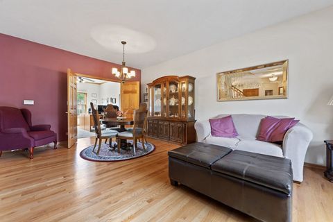Tiny photo for 700 N Hundley Street, Hoffman Estates, IL 60169 (MLS # 12486068)
