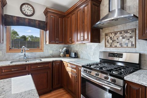 Tiny photo for 700 N Hundley Street, Hoffman Estates, IL 60169 (MLS # 12486068)