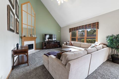 Tiny photo for 700 N Hundley Street, Hoffman Estates, IL 60169 (MLS # 12486068)