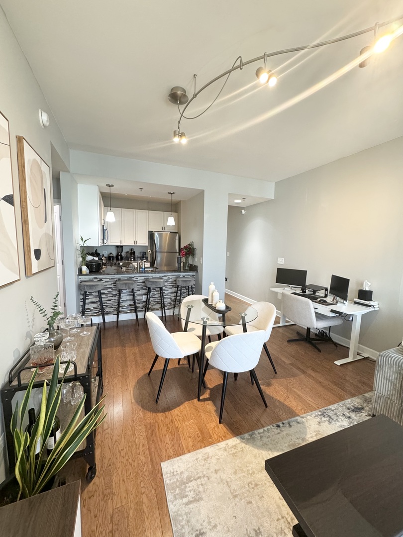1400 S Michigan Avenue 1805