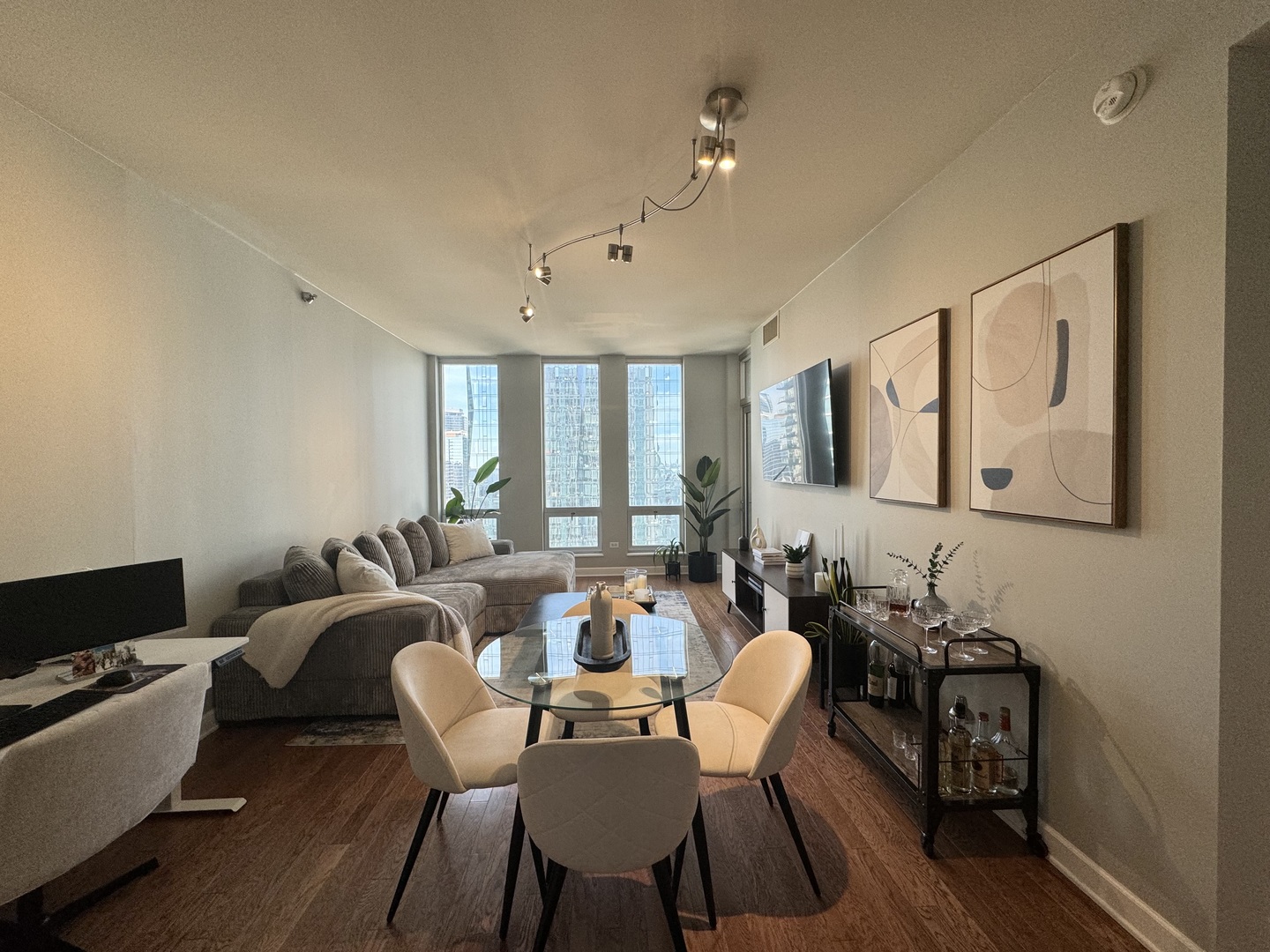 1400 S Michigan Avenue 1805