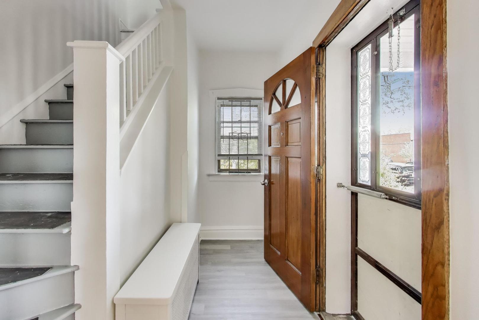 2744 N Marmora Avenue