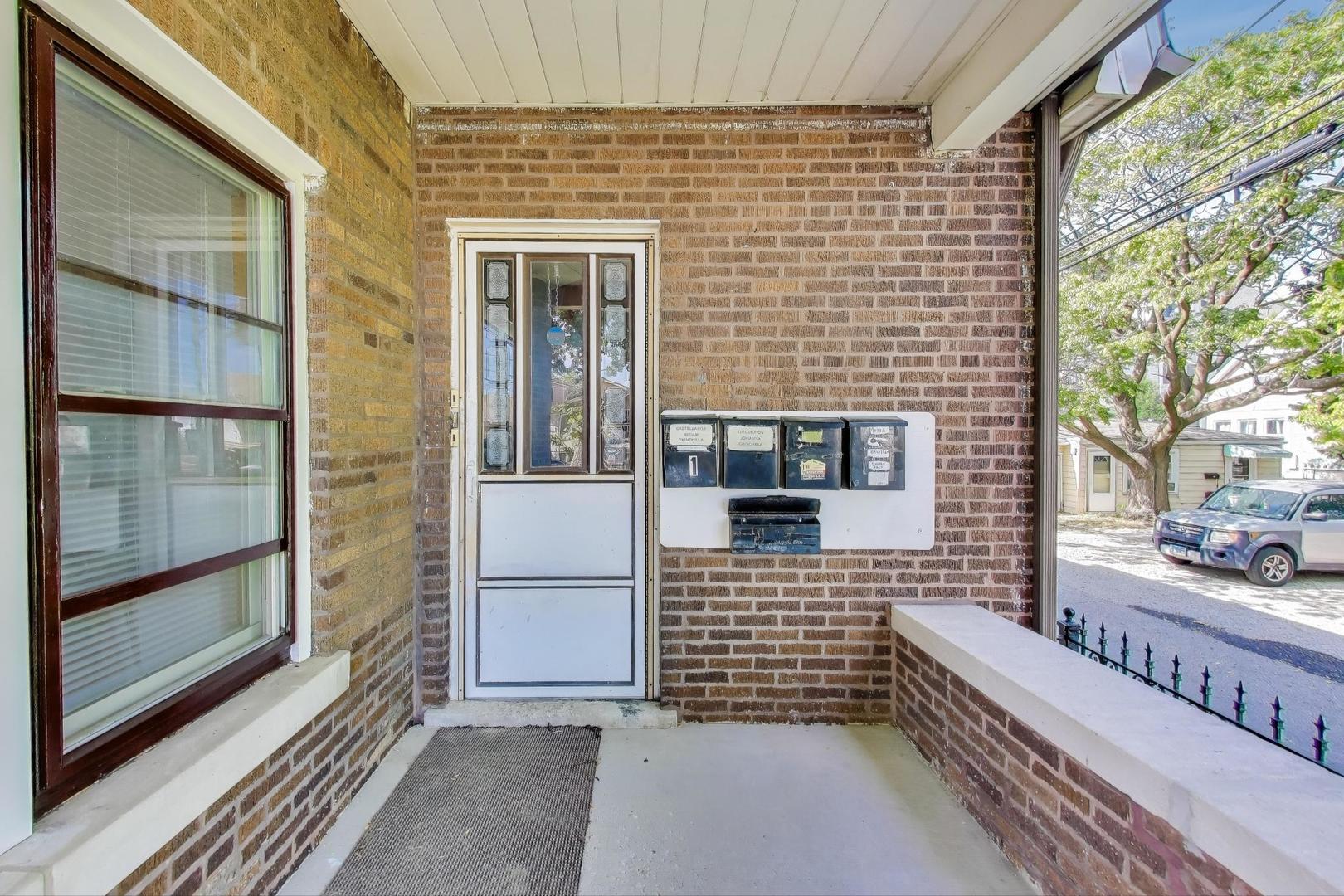 2744 N Marmora Avenue