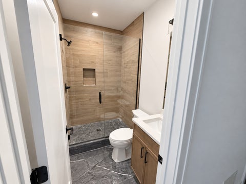 Tiny photo for 6732 N Oxford Avenue, Chicago, IL 60631 (MLS # 12761721)