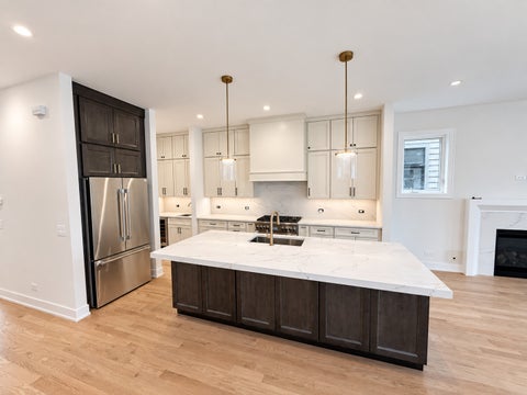Tiny photo for 6732 N Oxford Avenue, Chicago, IL 60631 (MLS # 12761721)