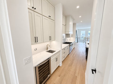 Tiny photo for 6732 N Oxford Avenue, Chicago, IL 60631 (MLS # 12761721)