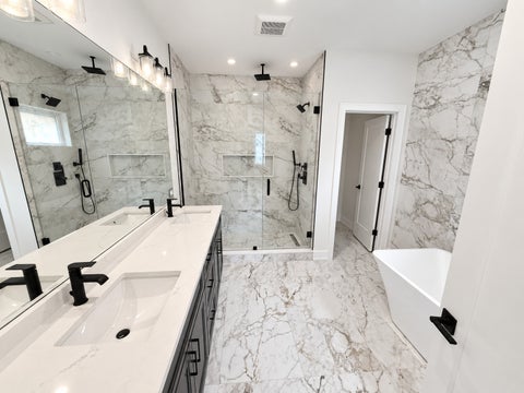 Tiny photo for 6732 N Oxford Avenue, Chicago, IL 60631 (MLS # 12761721)