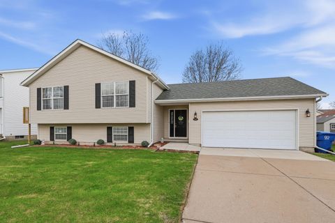 Photo of 6508 Wilkes Street, Davenport, IA 52806 (MLS # 12614110)