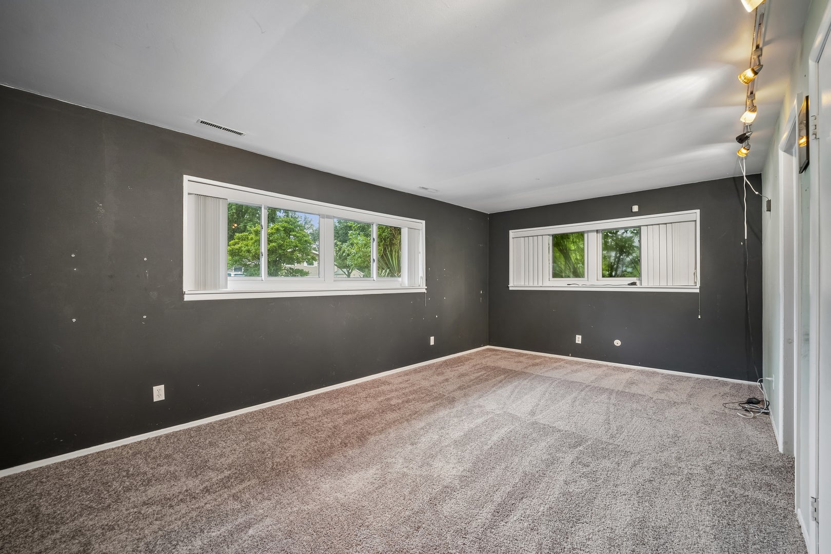 118 Dartmoor Drive