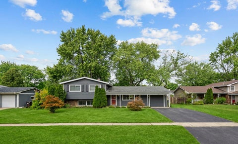 Tiny photo for 118 Dartmoor Drive, Crystal Lake, IL 60014 (MLS # 12709876)