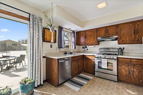 Tiny photo for 1345 S Madlock Court, Elgin, IL 60123 (MLS # 12528253)