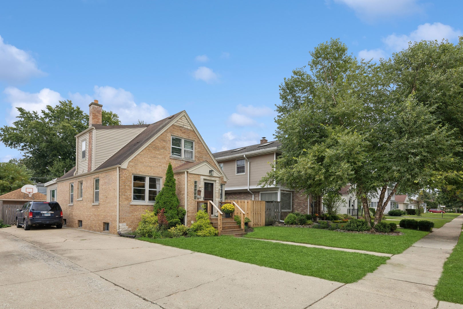 1095 Webster Lane