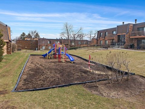 Tiny photo for 112 Mullingar Court #1A, Schaumburg, IL 60193 (MLS # 12613033)