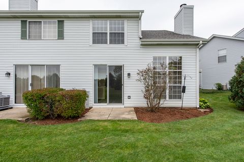 Tiny photo for 17876 W Braewick Road, Gurnee, IL 60031 (MLS # 12491223)