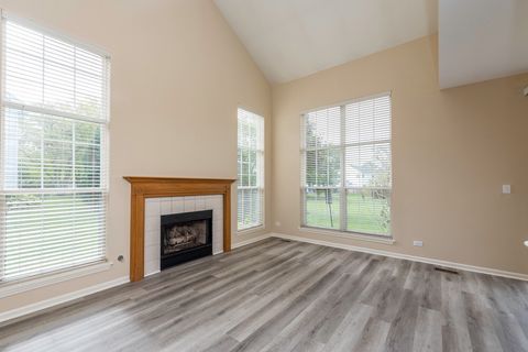 Tiny photo for 17876 W Braewick Road, Gurnee, IL 60031 (MLS # 12491223)
