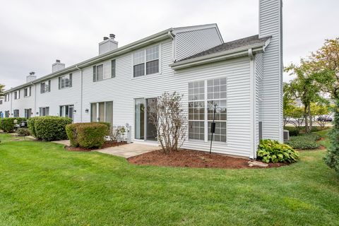 Tiny photo for 17876 W Braewick Road, Gurnee, IL 60031 (MLS # 12491223)