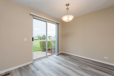 Tiny photo for 17876 W Braewick Road, Gurnee, IL 60031 (MLS # 12491223)