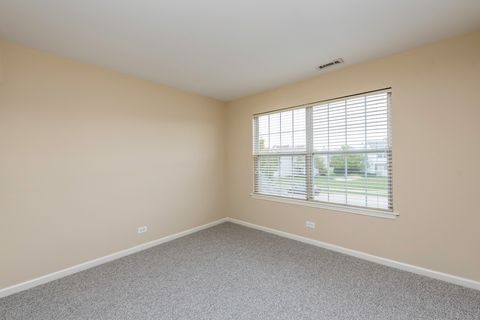 Tiny photo for 17876 W Braewick Road, Gurnee, IL 60031 (MLS # 12491223)