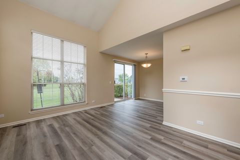 Tiny photo for 17876 W Braewick Road, Gurnee, IL 60031 (MLS # 12491223)
