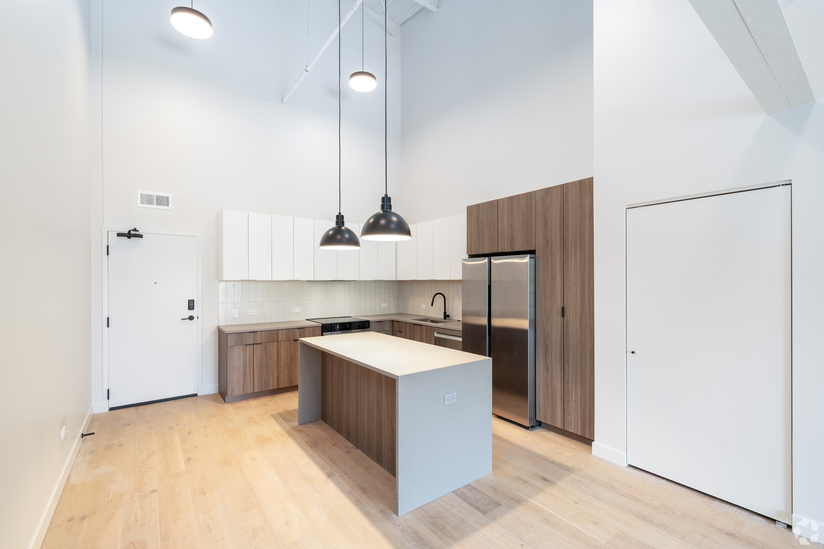 1706 Sherman Avenue 404