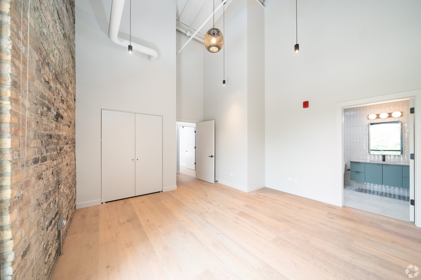 1706 Sherman Avenue 404